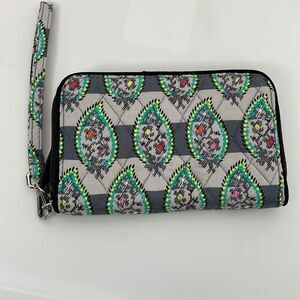 Vera Bradley RFID Grab and Go Wallet/Wristlet in Pattern Paisley Stripe.